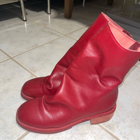 Vintage looking slouchy red leather boots - Picture 2 of 10